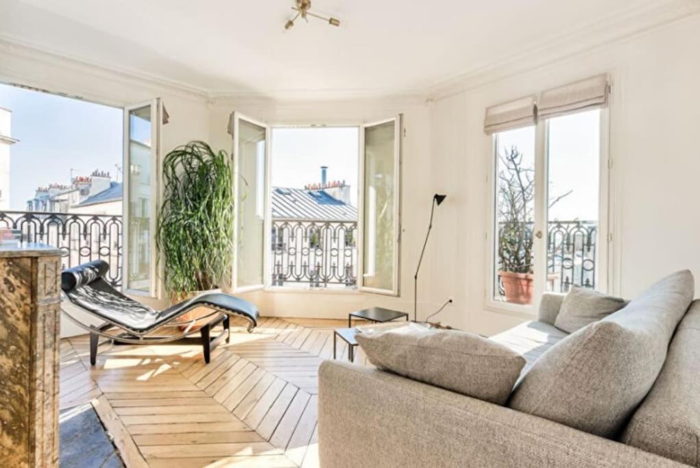 Gallery image of Charming Balcony apartment in Montmartre in Paris