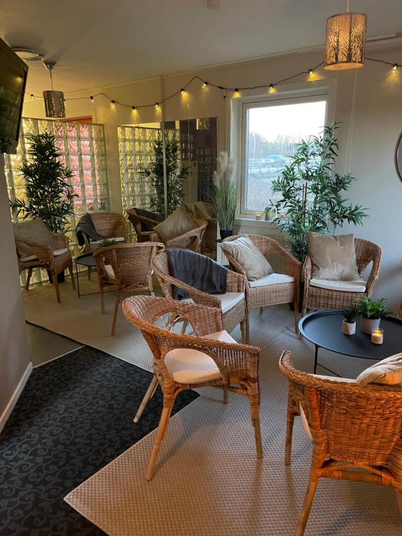 Posezení v ubytování Hotell Entré Norr