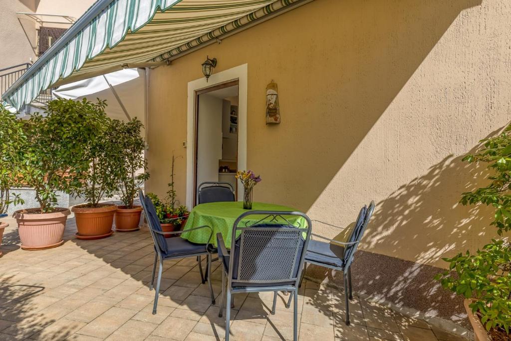 Balkón nebo terasa v ubytování Haus Diana