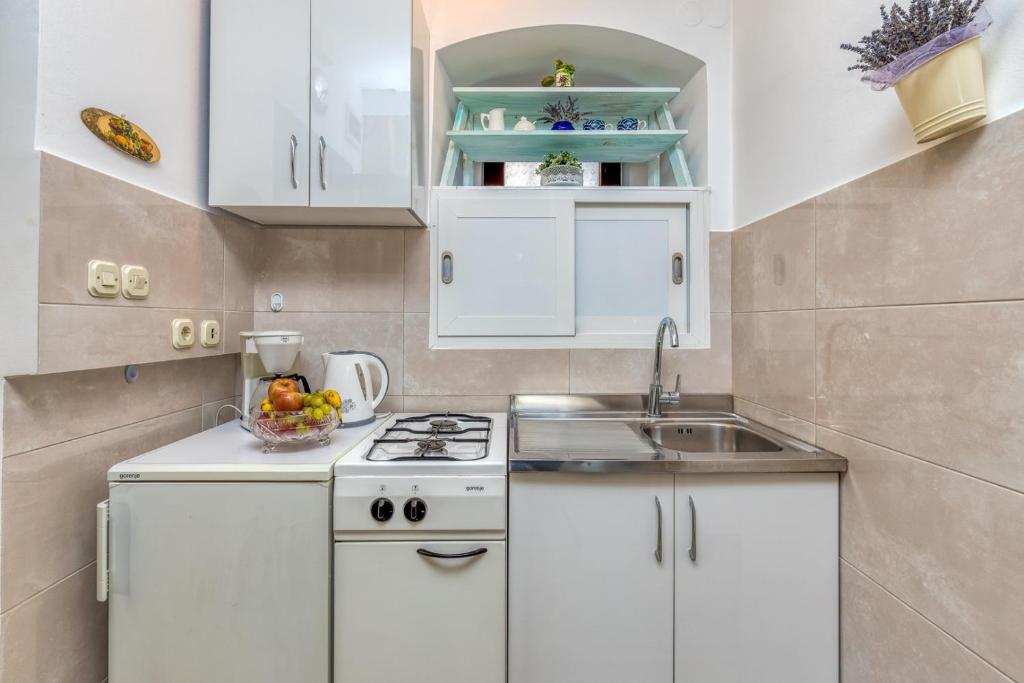 Kuchyň nebo kuchyňský kout v ubytování Haus Diana