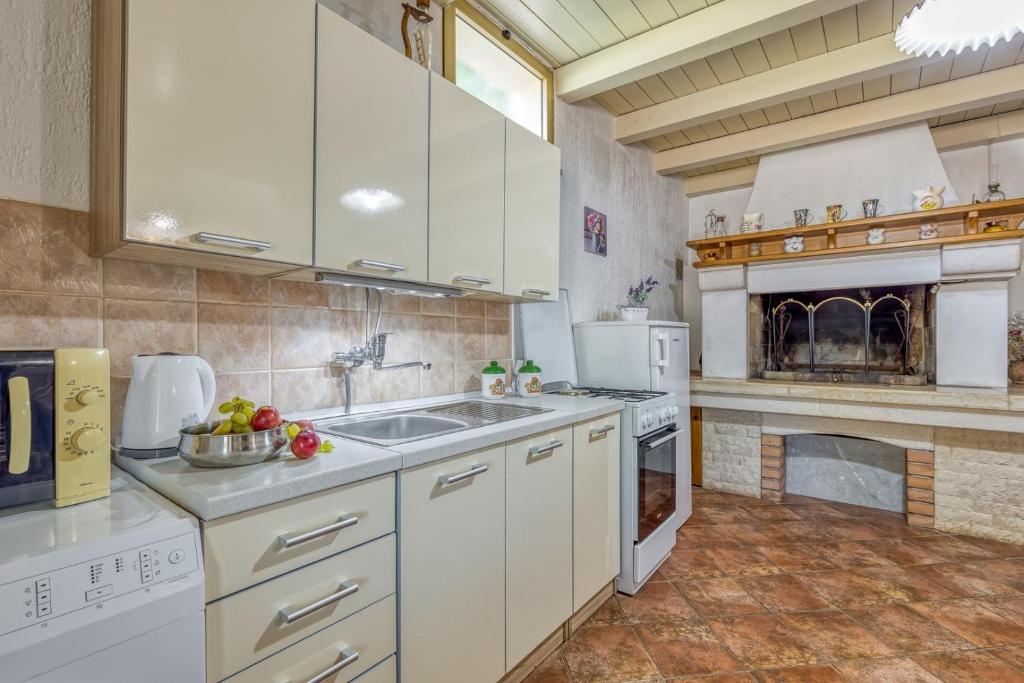 Kuchyň nebo kuchyňský kout v ubytování Haus Diana