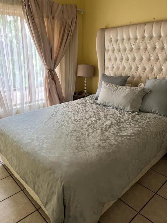 One bed apartment Fourways Sandton, Sandton (updated prices 2024)