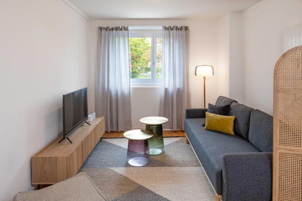 one bedroom apartment in trendy Zurich West - Resim 5