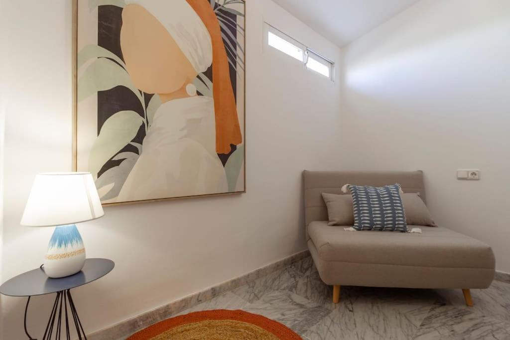 Posezení v ubytování Bright Nordic style penthouse in beachside resort