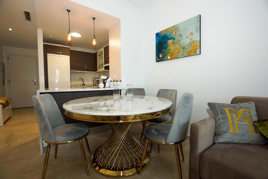 Posezení v ubytování Small Oasis P&O Serviced Apartments