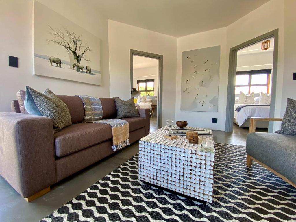Stay On Main Plett - Contemporary 2-Bedroom Apartment - Image 15