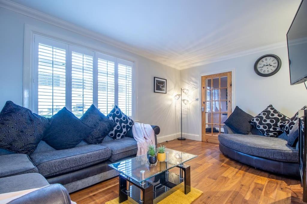 Apartment The Brigg Spacious 3 bed home with driveway in Coatbridge, UK