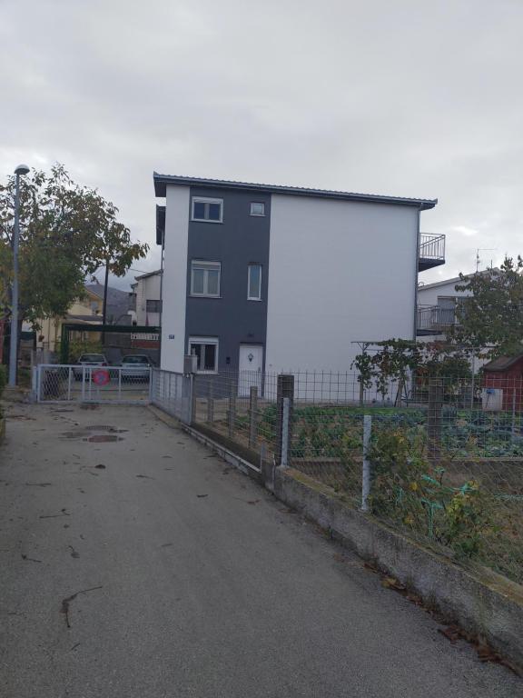 Budova, v ktorej sa apartmán nachádza