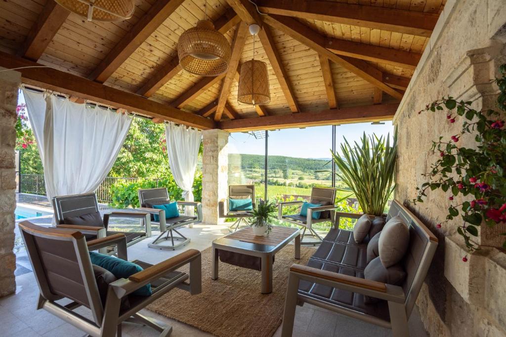 Posezení v ubytování Krolo Villa&Wine