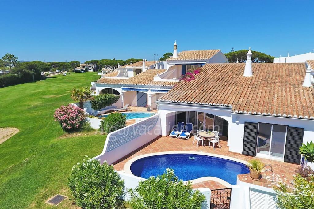 Bazén v ubytování Villa Seaside nebo v jeho okolí