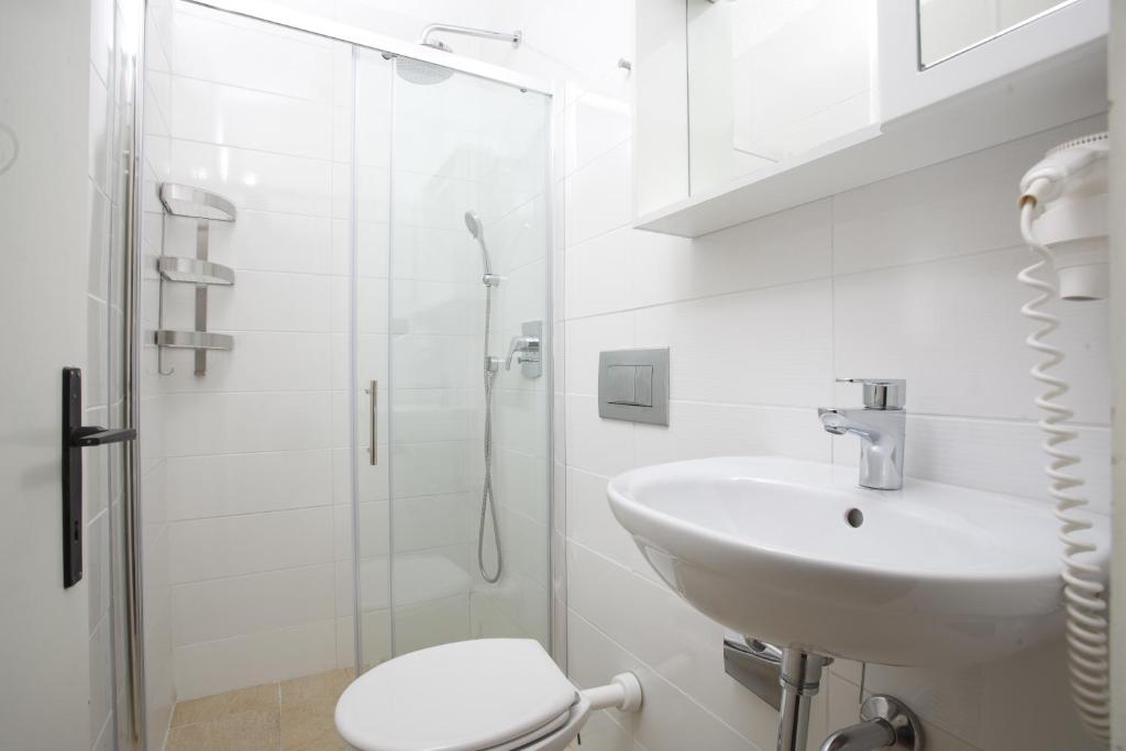 Koupelna v ubytování Rooms Vinka Tudor