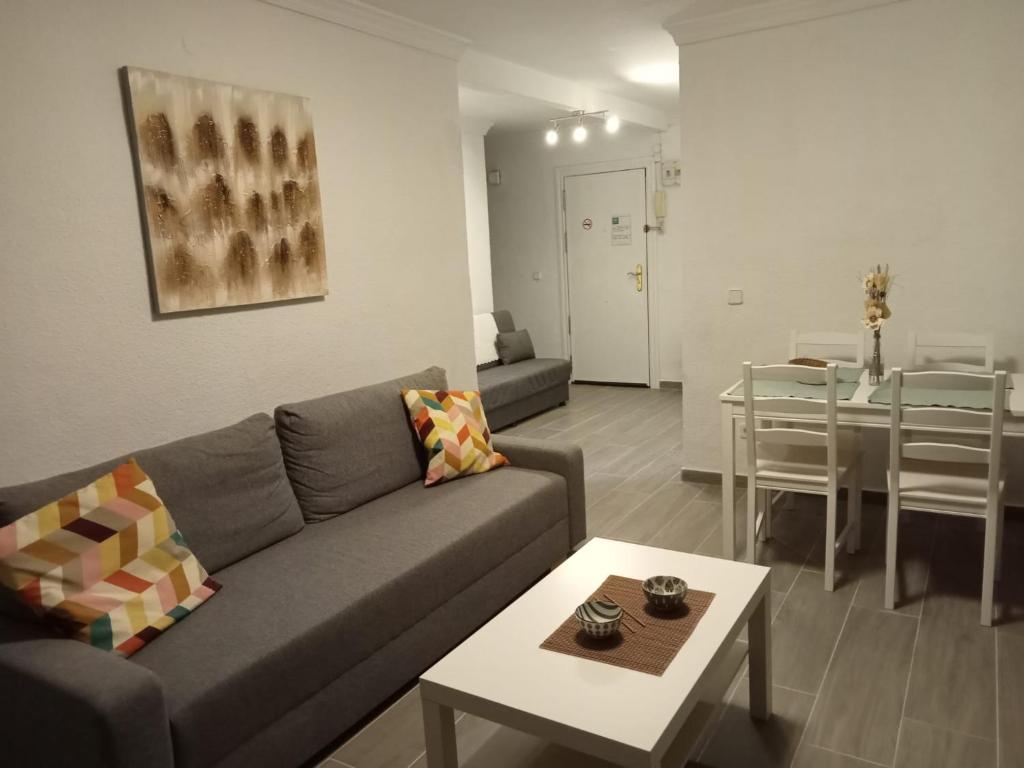 Posedenie v ubytovaní "El Rebalaje"Parking playa 550 m centro 1,8km