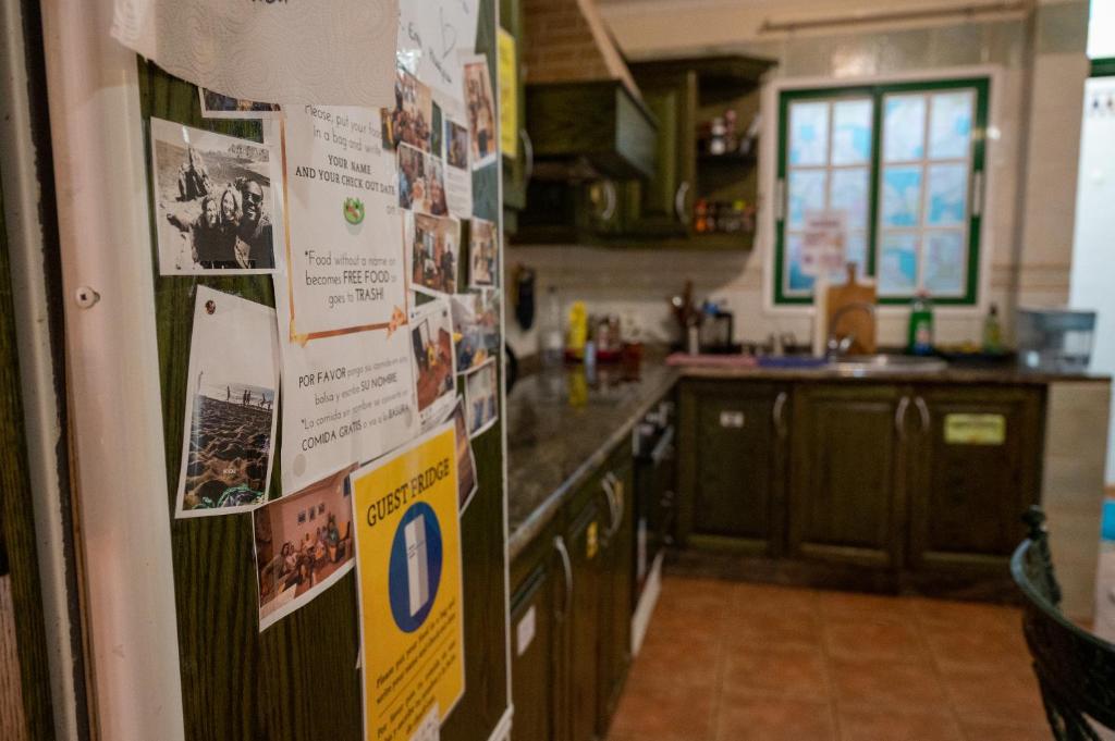 Kuchyň nebo kuchyňský kout v ubytování Arena Nest Hostel