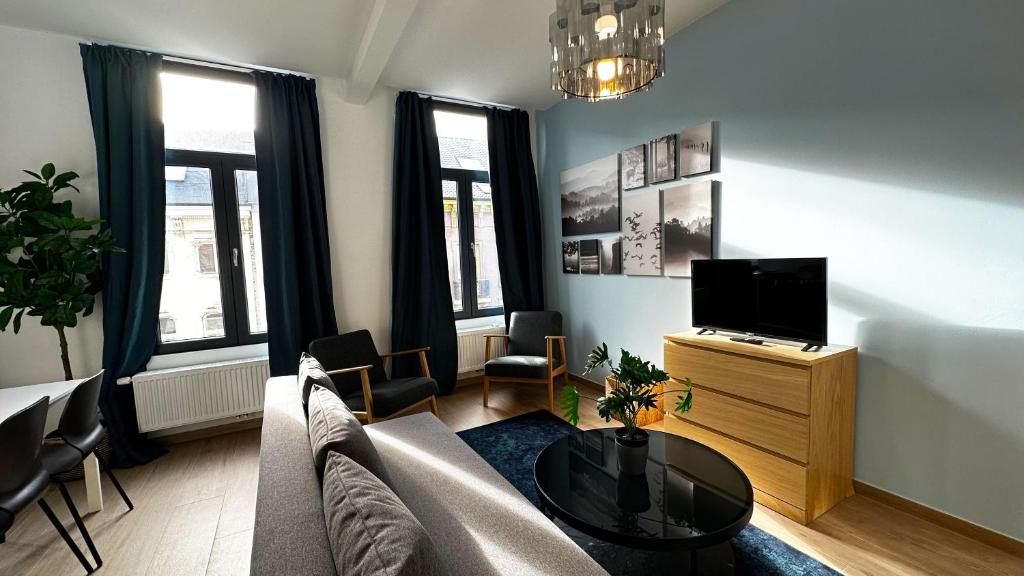 OneLuxStay near Fashion District