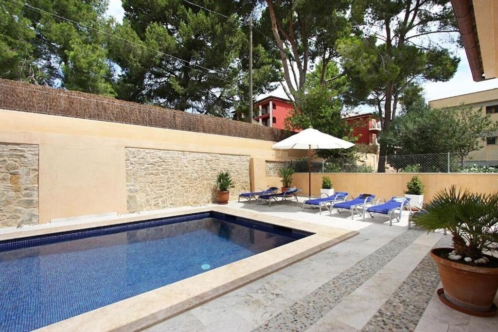 The swimming pool at or close to Modern villa 300m from crystal clear coves by Renthousing