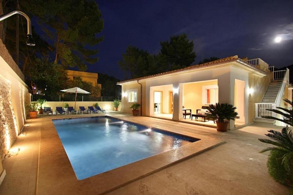 The swimming pool at or close to Modern villa 300m from crystal clear coves by Renthousing