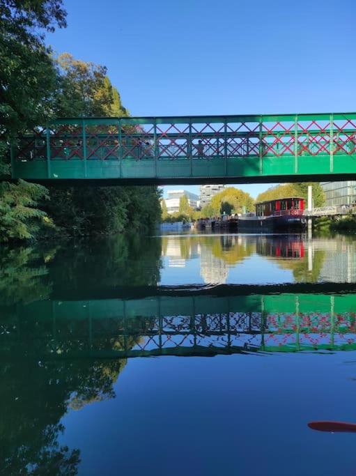 Widok na rzekę nieopodal tego apartamentu