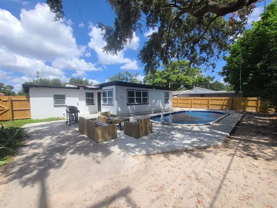 Great House w/ Pool & Water - #1 Rated Vacation Rentals in Tampa