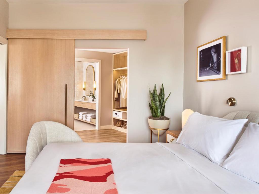 Virgin Hotels Dallas - 