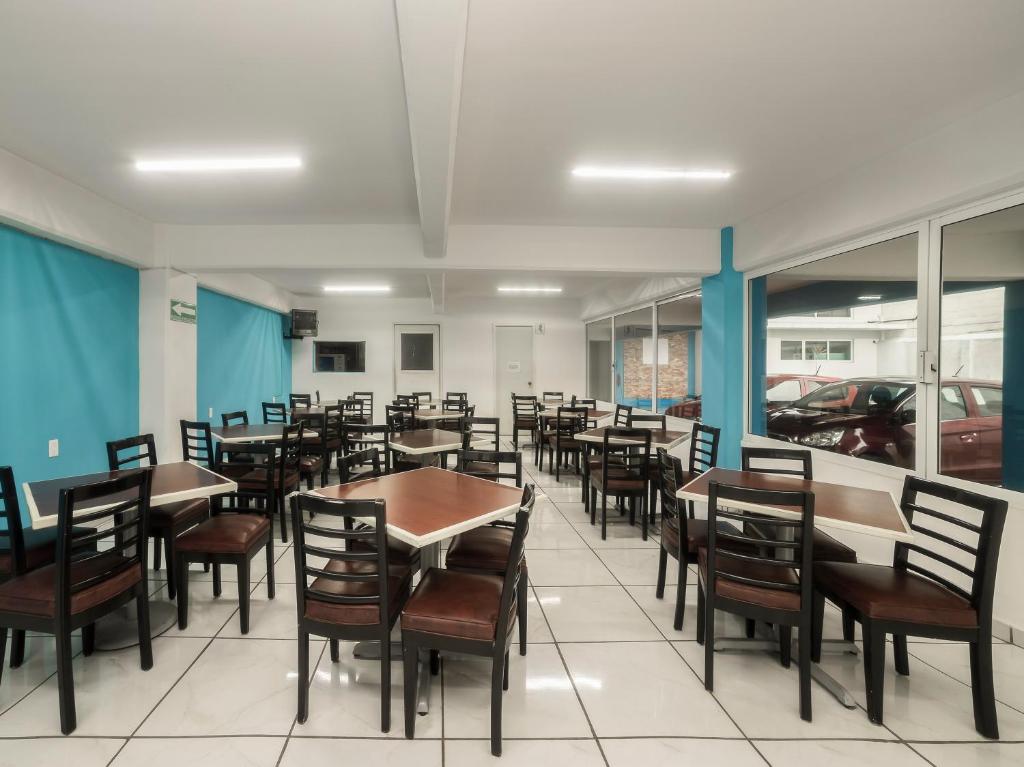 Restaurace v ubytování Hotel Puerto Inn