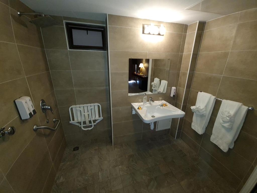 Tiki Hôtel - Hôtel d'application du Lycée de Tahiti - Double Room - Acceso A Discapacidad