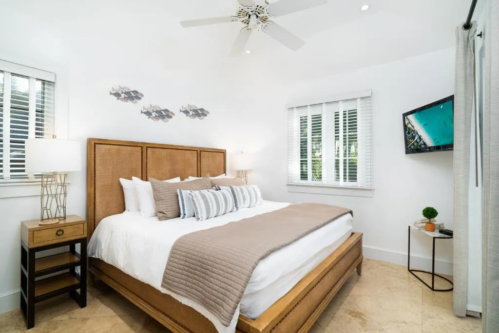 2 Bedroom Suite with Pool View