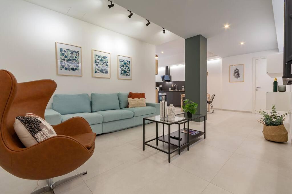 A seating area at Battle Kitchen Loft