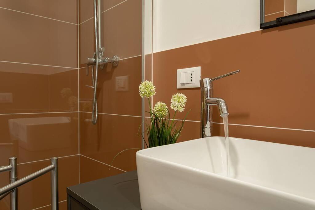 A bathroom at Battle Kitchen Loft
