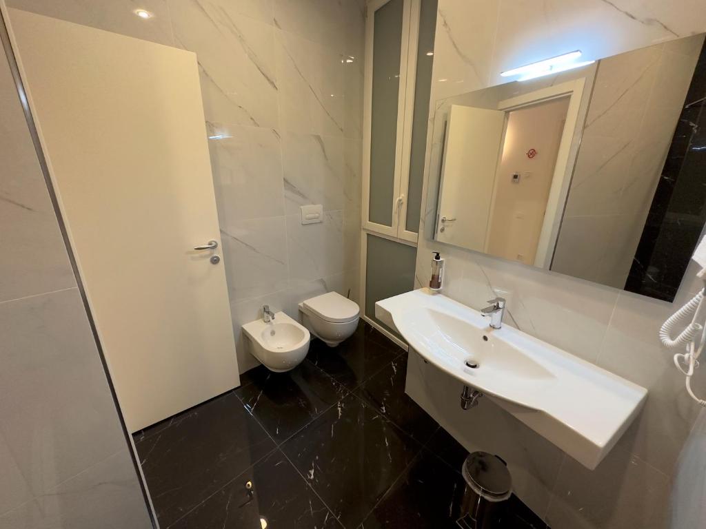 A bathroom at Hotel Smart Cruise