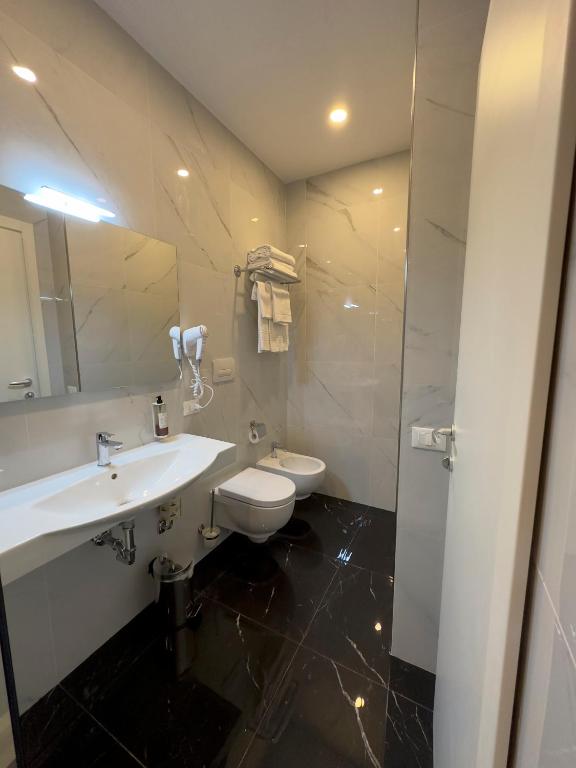 A bathroom at Hotel Smart Cruise