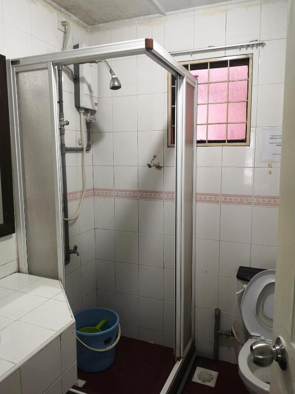 Vannituba majutusasutuses Marina Court KK City Homestay