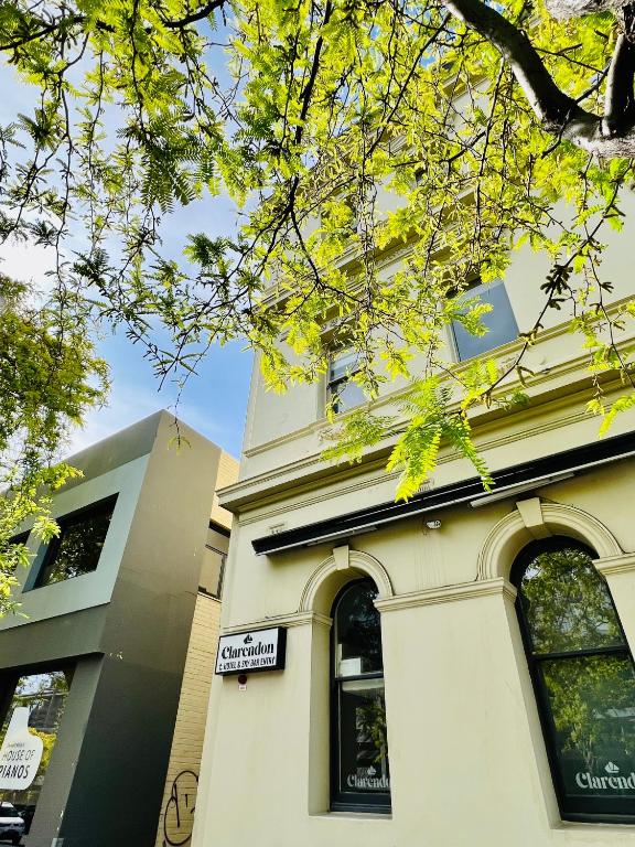 Clarendon Hotel - Resim 12