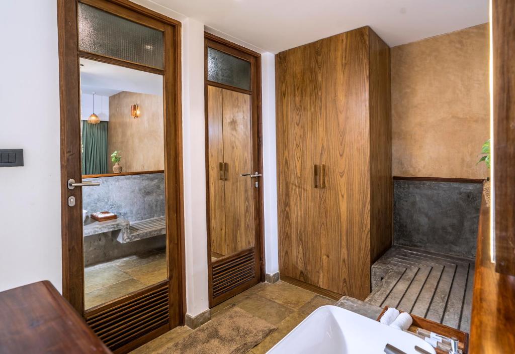 Koupelna v ubytování Klov Resort & Spa