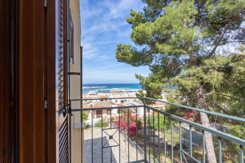Ein allgemeiner Meerblick oder ein Meerblick von des Hotels aus