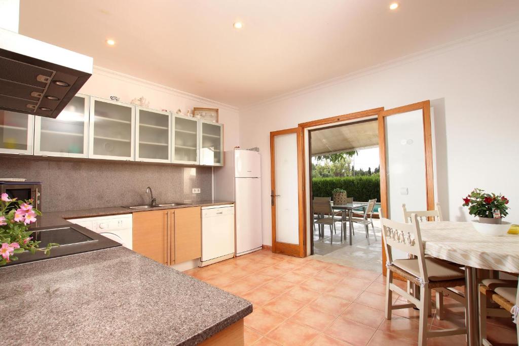 Kuchyň nebo kuchyňský kout v ubytování Villa PROVENZAL PETIT - PROVENZA