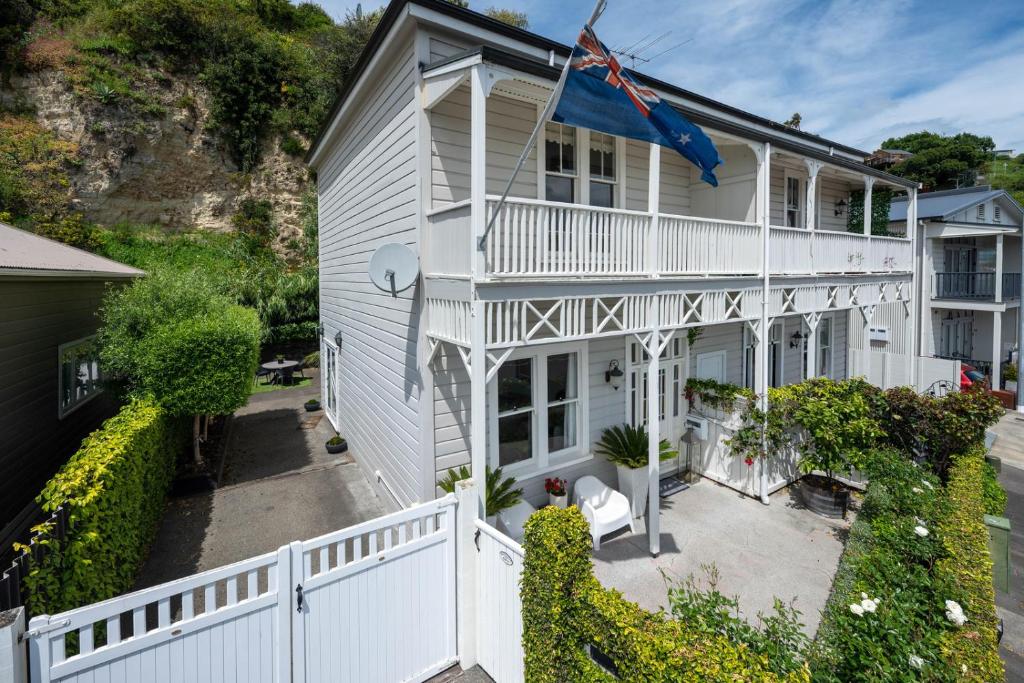 Ports Keep - Napier Holiday Home - Housity