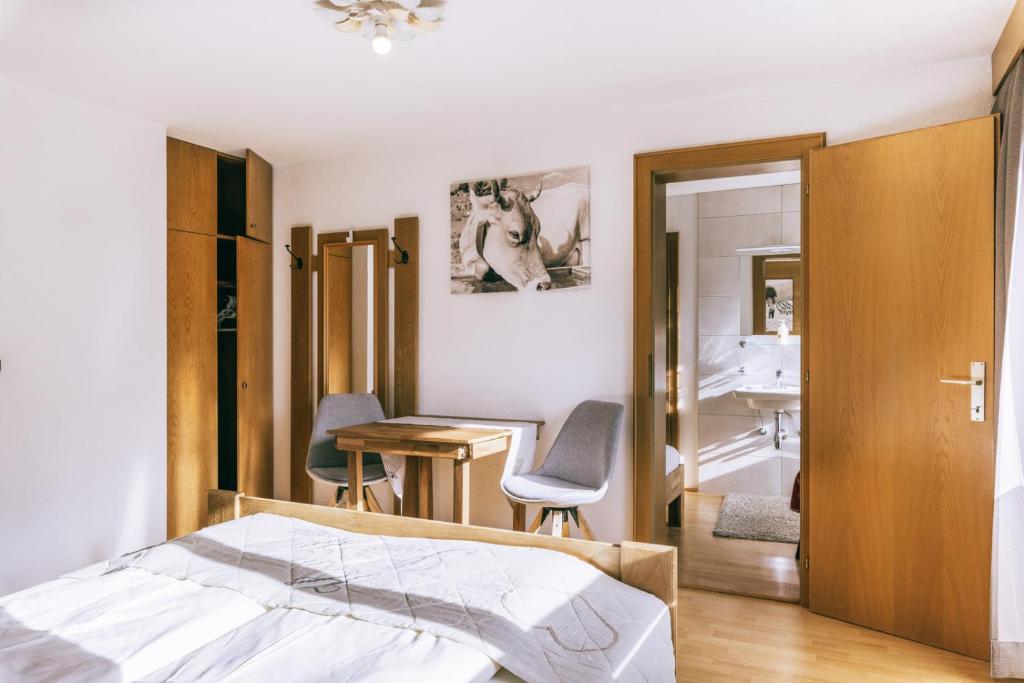 Postel nebo postele na pokoji v ubytování Landhaus Perktold