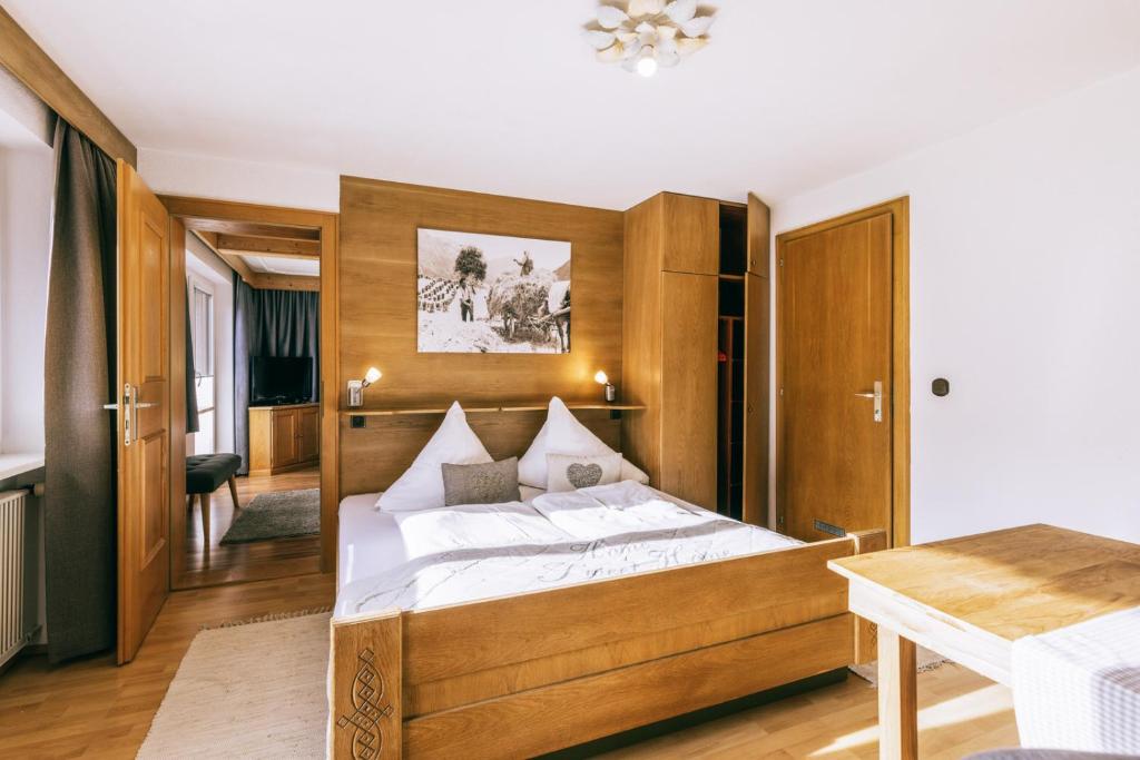Postel nebo postele na pokoji v ubytování Landhaus Perktold