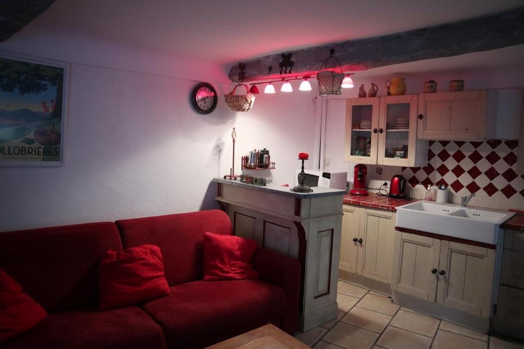 Kuchyň nebo kuchyňský kout v ubytování La petite châtaigne de Collobrières