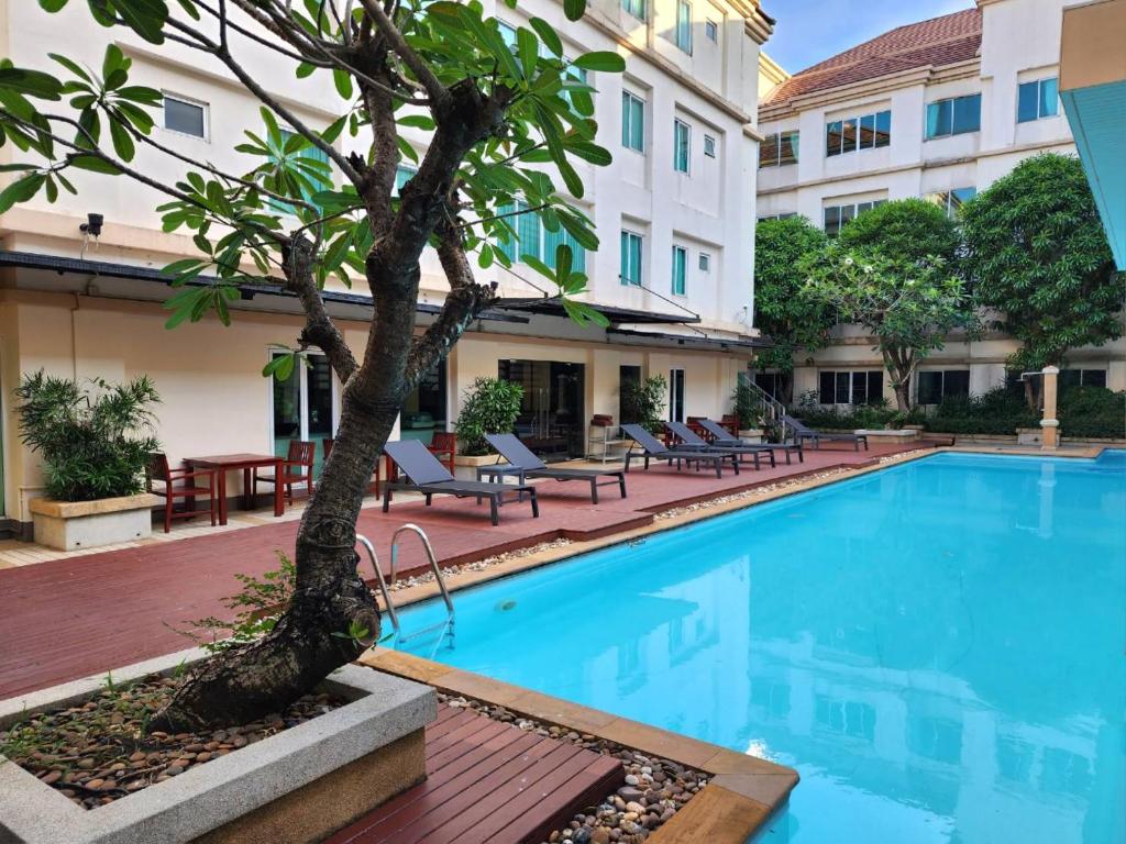Bazén v ubytování Avion Hotel nebo v jeho okolí