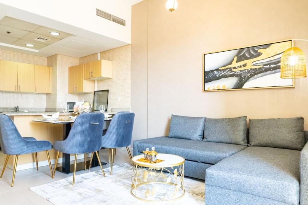 106 Unit, Oakwood Residency Dubai Production City, Dubaj (aktualizované