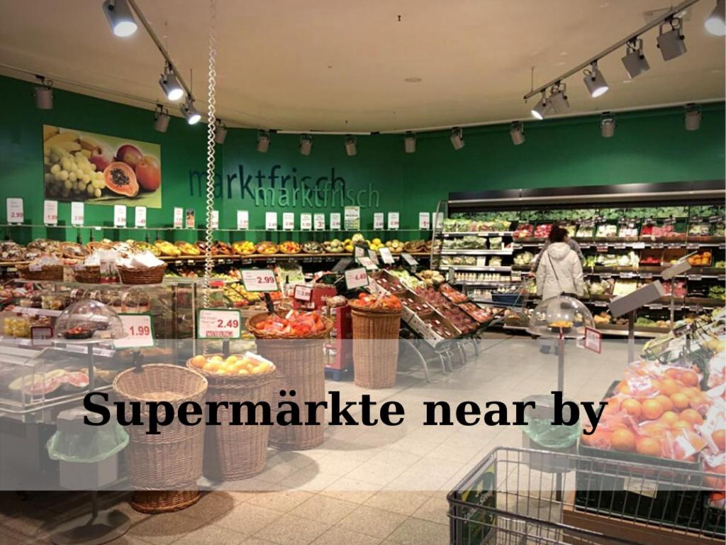 Supermarket nebo jiné obchody v  apartmánu nebo okolí