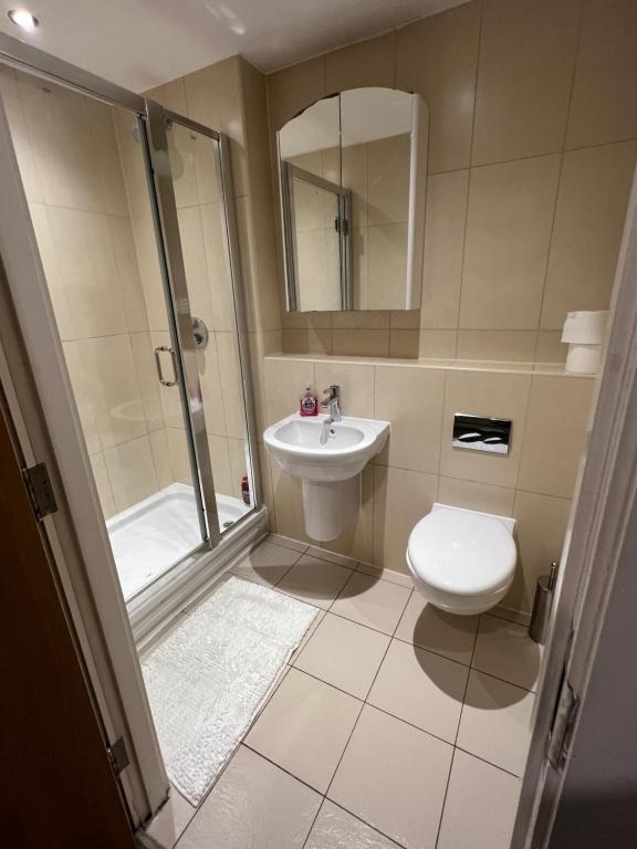 BigKings Cosy 2 bedroom apartment with free parking in central Manchester - Two-Bedroom Apartment