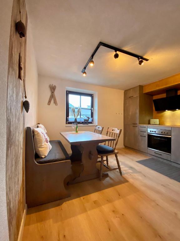 Kuchyň nebo kuchyňský kout v ubytování Haus Tirol Ehrwald