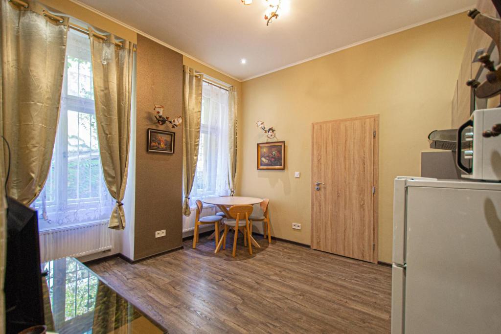 Suitetrails - Main train station apartments with air conditioning