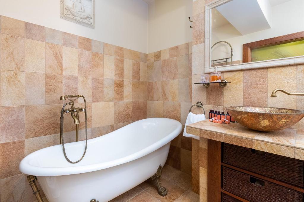Kúpeľňa v ubytovaní Gdynia Centrum Wyjątkowy Apartament przy Promenadzie z Balkonem by Noclegi Renters