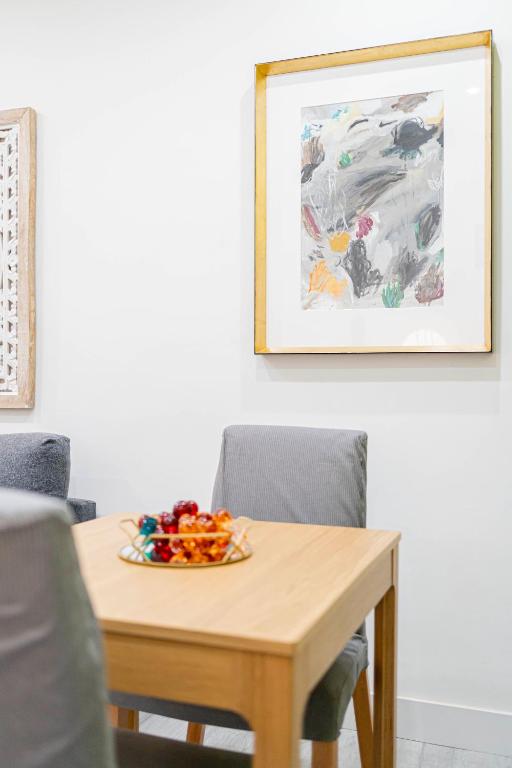A seating area at For You Rentals Glorieta de Bilbao apartment TEMPORAL EGU4