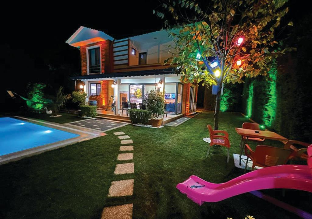 Liggo Garden Müstakil Muhafazakar Isıtmalı Havuzlu Villa
