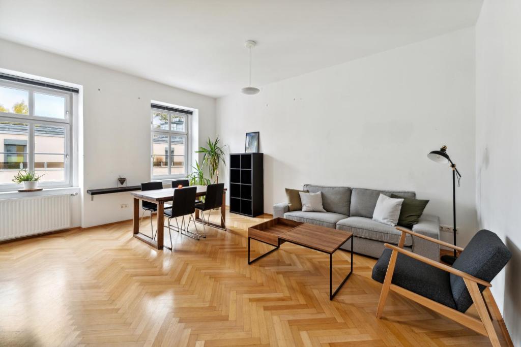 Design Apartments near Mariahilferstraße - Two-Bedroom Apartment