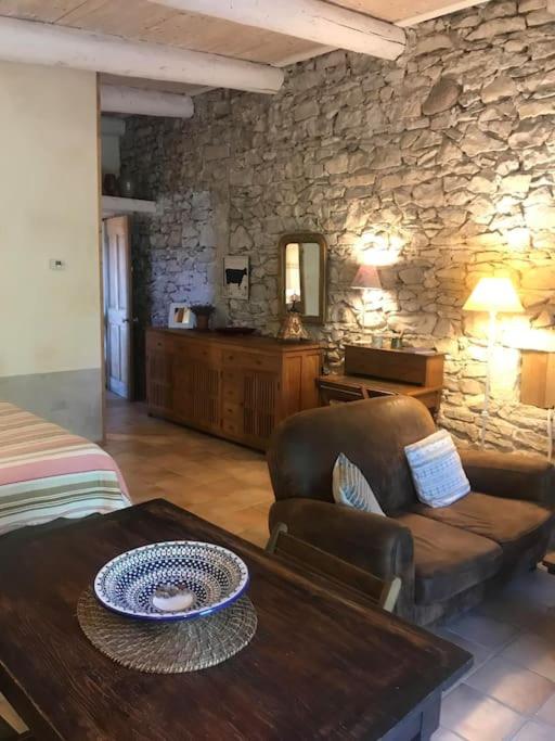 Posezení v ubytování Studio Indépendant Drôme Provençale